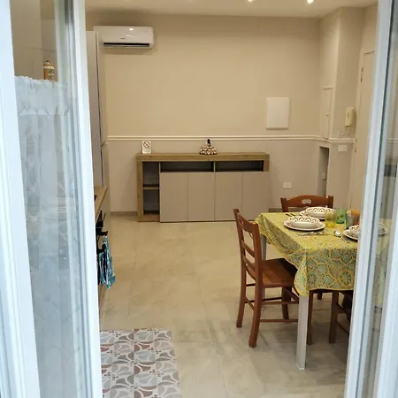 Flegrea House 招待所
